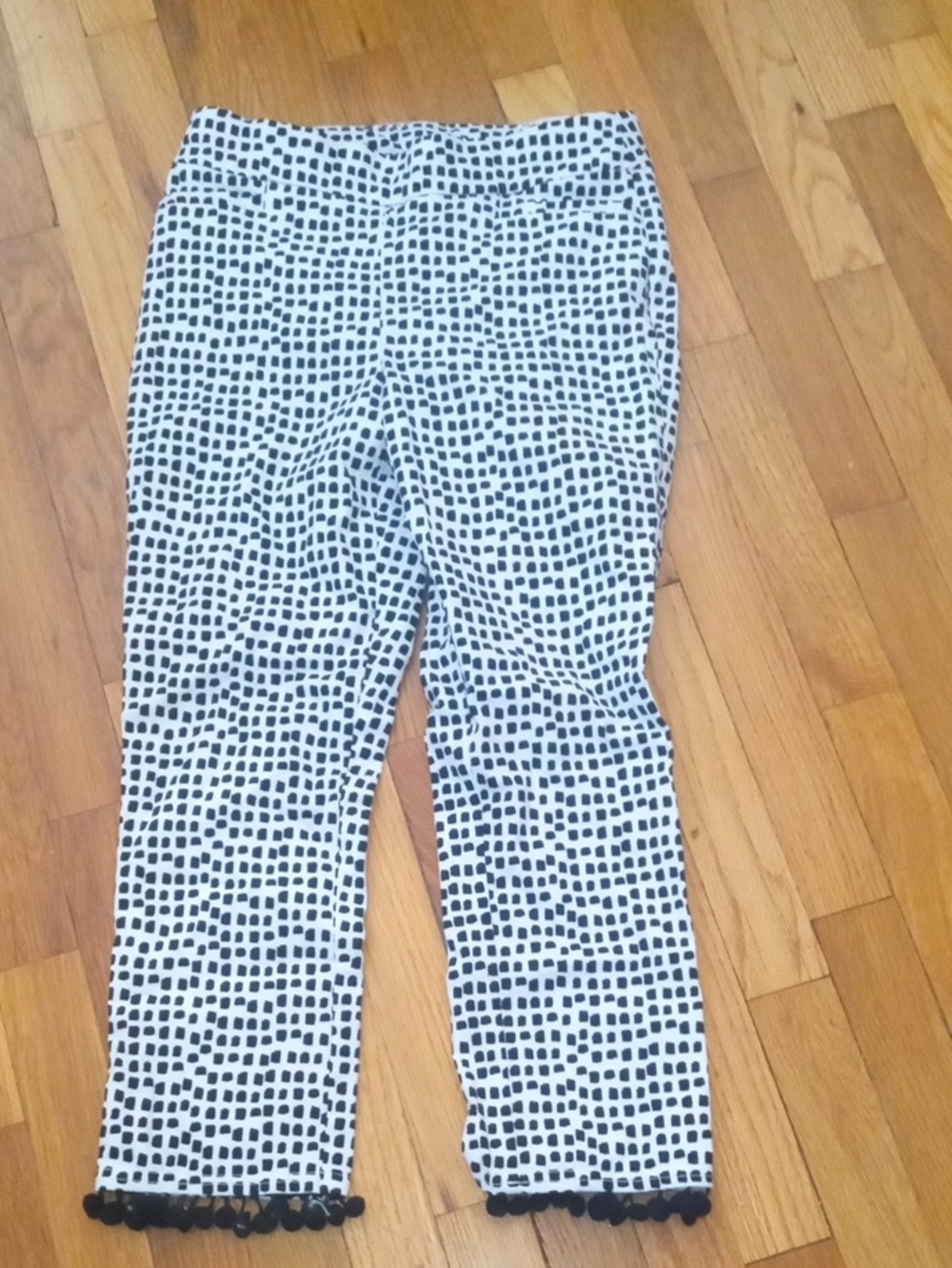 Women’s Printed pull on Cropped Pants with Pom Trim - Black/White CHICO's size 2